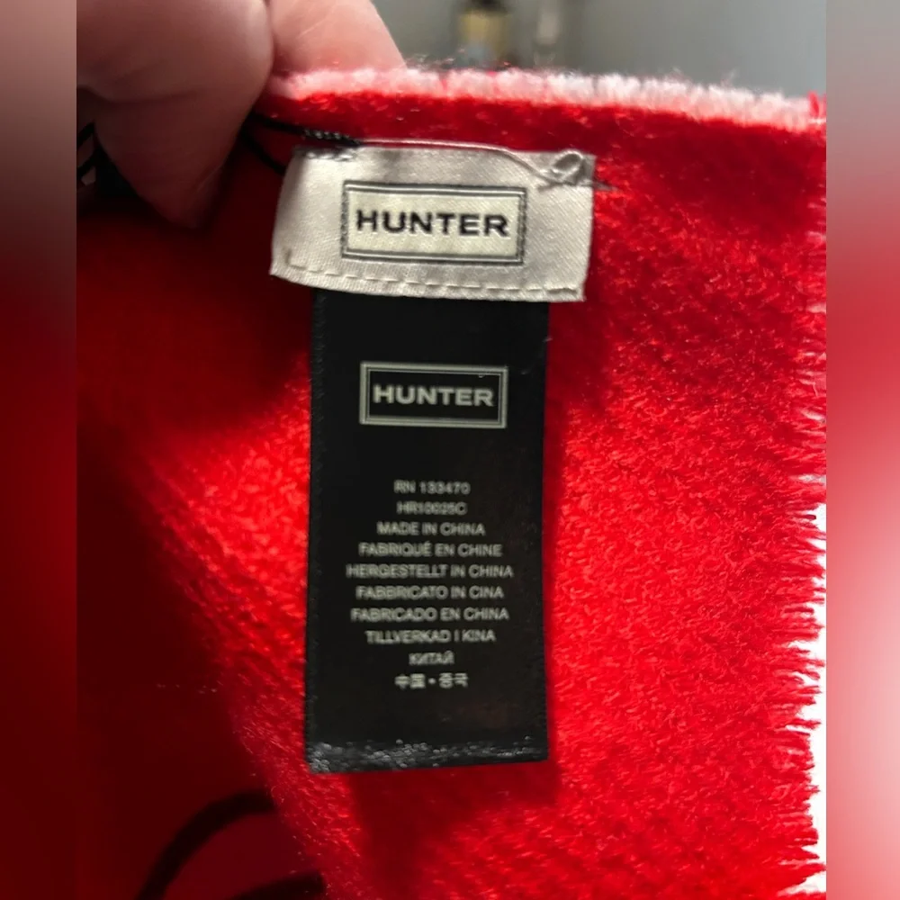 Hunter Heavyweight Red Plaid Scarf. NWT